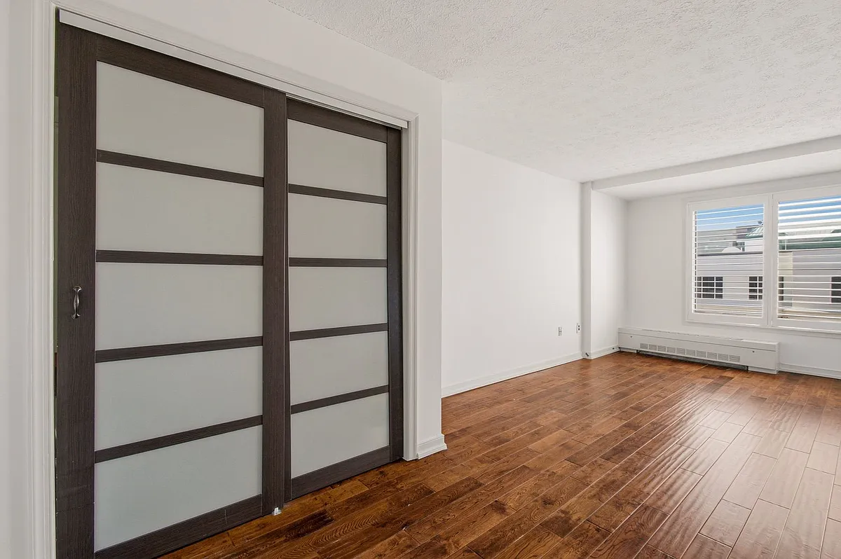 Building Photo - 1440 N St NW #1016