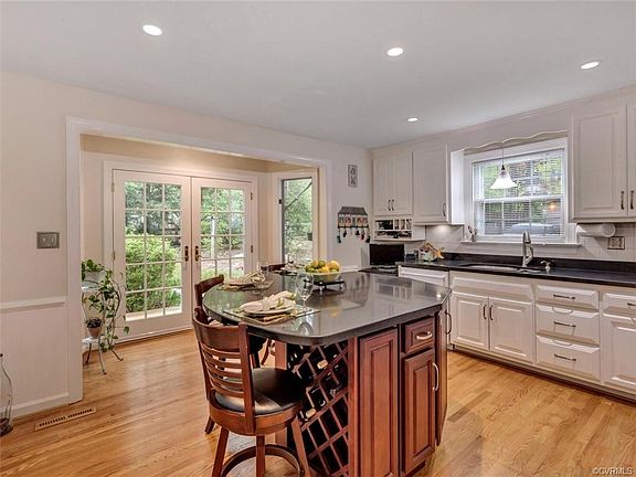 5th image of 7816 Millcreek Dr