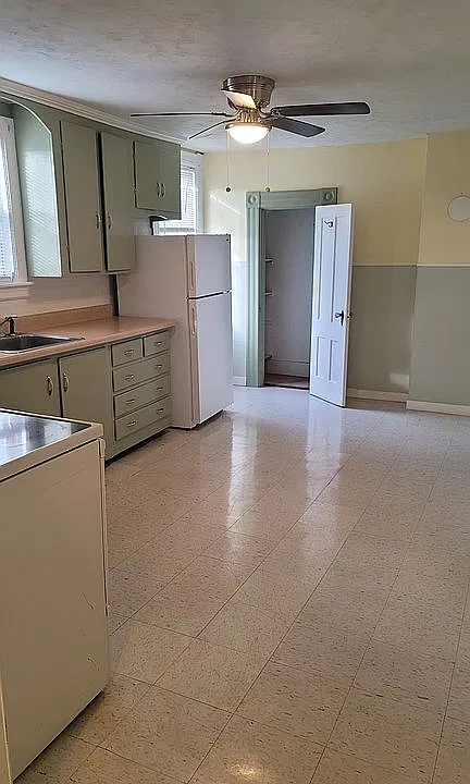 3rd fl kitchen