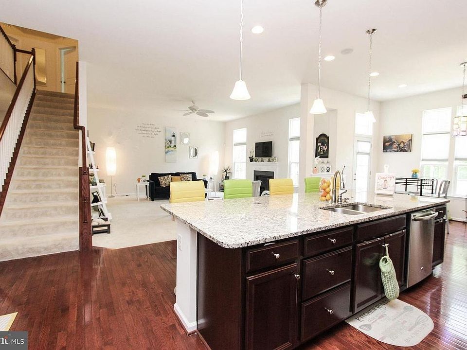1st image of 20 Liberty Knolls Dr