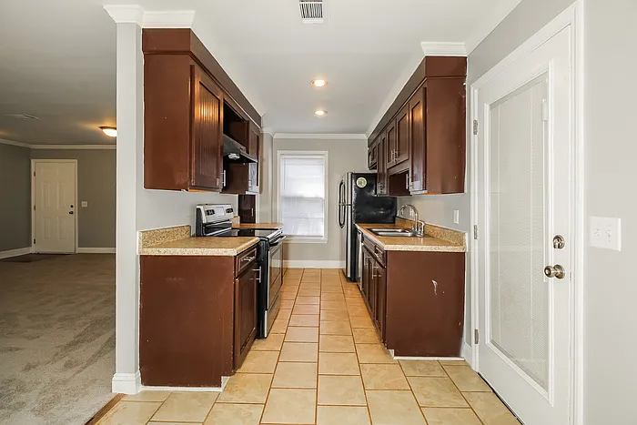 401 Parlock Rd — Photo 5