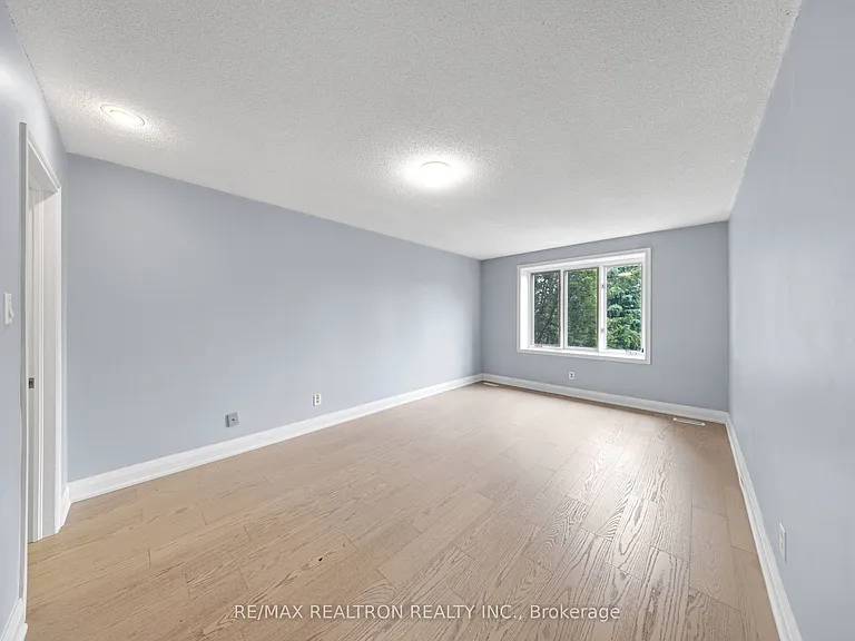 141 Hialeah Cres #UPPER — Photo 23