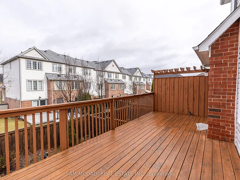 1260 Lamont Cres — Photo 25
