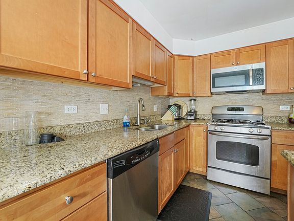 3rd image of 8054 Niles Ave APT Gw
