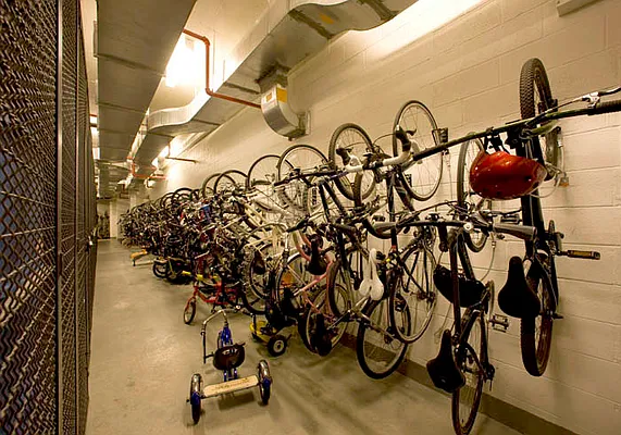 Sold by The Marketing Directors (The Visionaire 2) | media 5