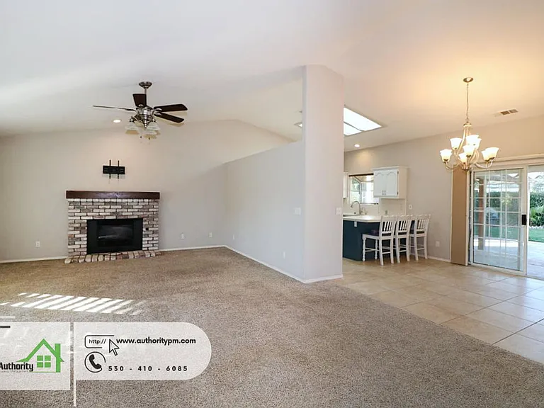 2378 Castlewood Dr — Photo 4