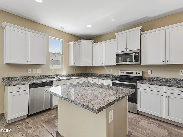 7422 S 28th Pl — Photo 15