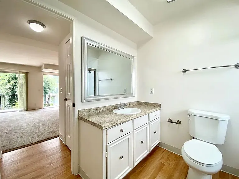 Normandy Park Apartments — Photo 29