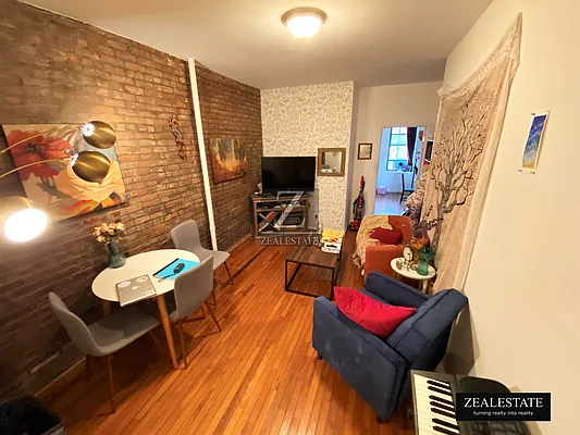 Rented by ZealEstate Group Inc | media 12