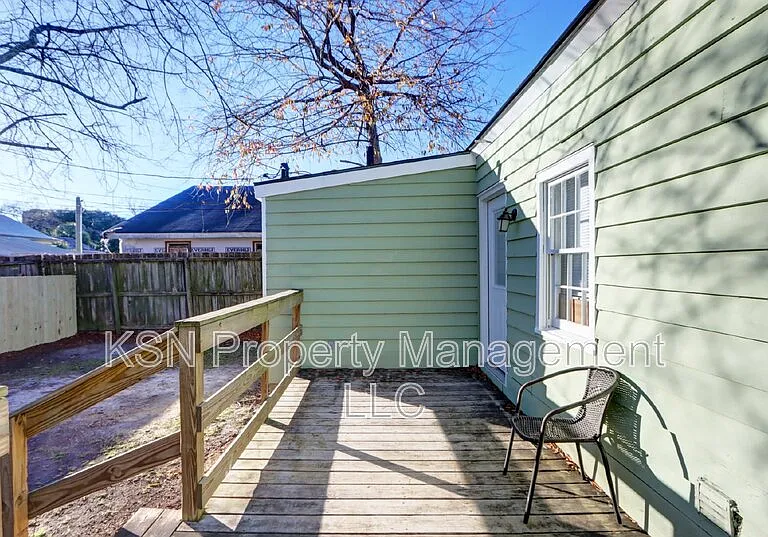 543 E Harris St — Photo 12