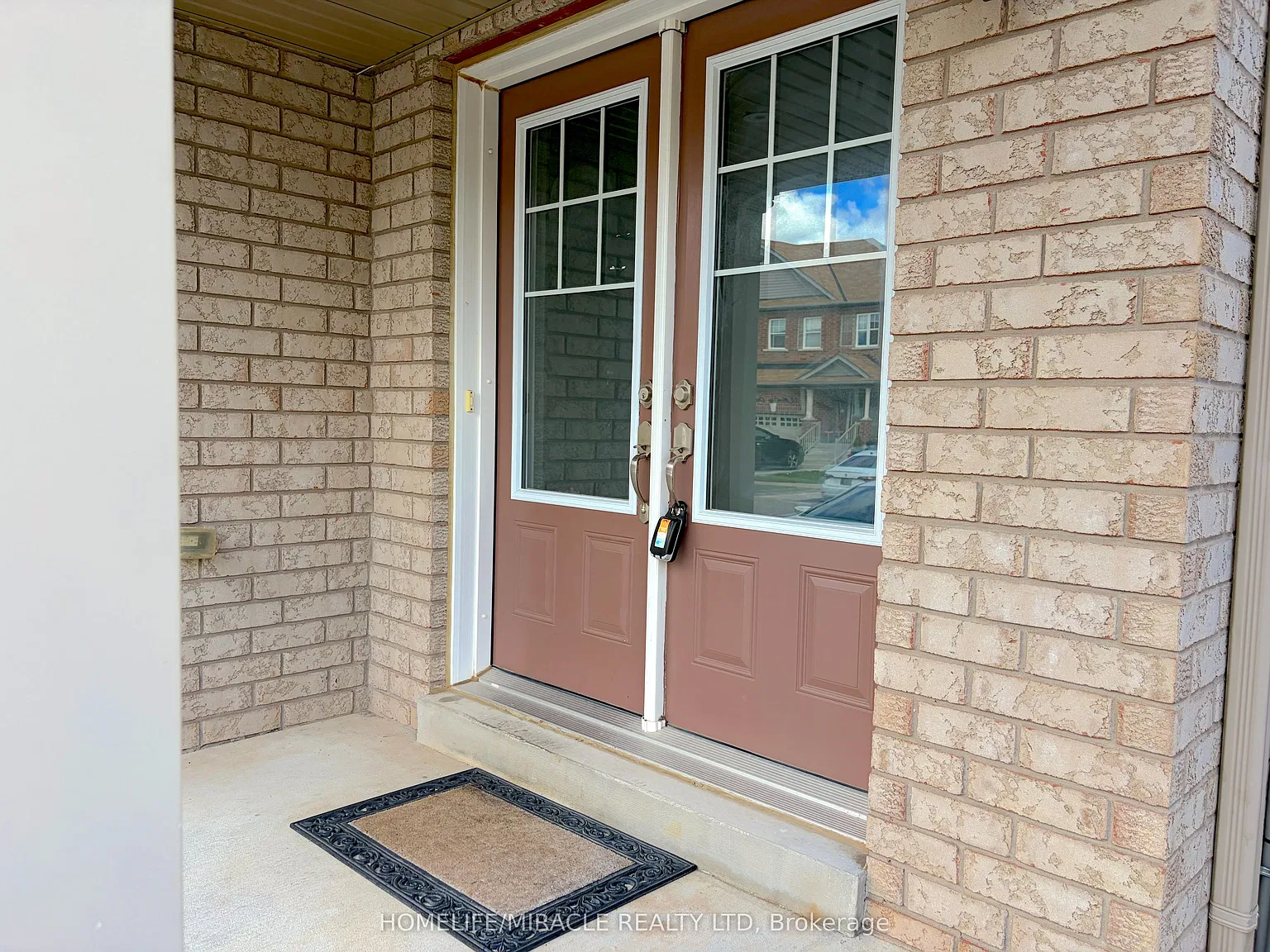4 bed, $2,999 — Photo 2