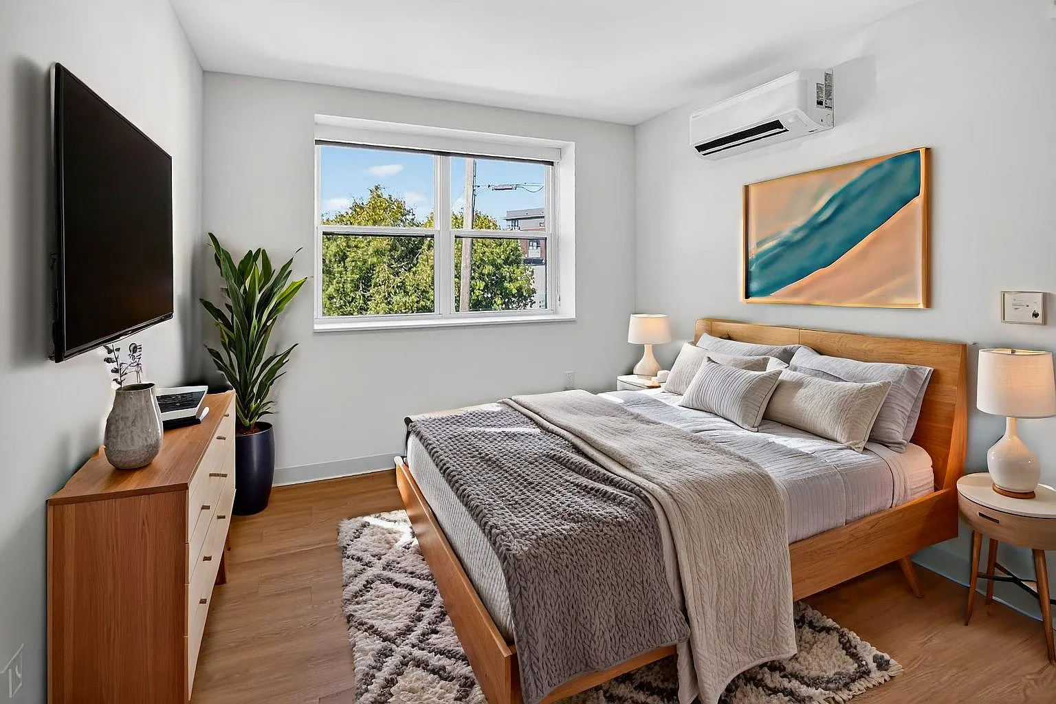 2 bed, 775 sqft, $1,900 — Photo 3