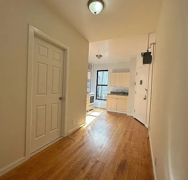 416 W 56th St #17 — Photo 3