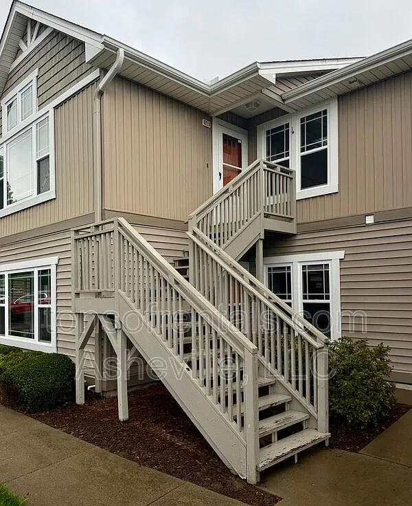 2 bed, 2.0 bath, 1064 sqft, $1,600 — Photo 1