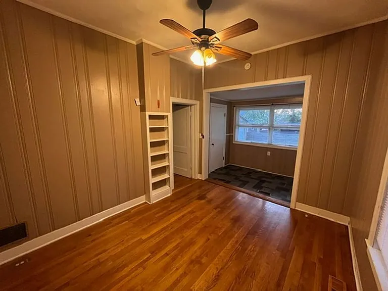 104 S Walnut St — Photo 5