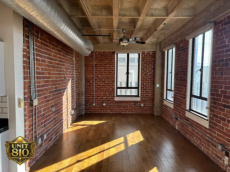 114 W Adams St #810 — Photo 8