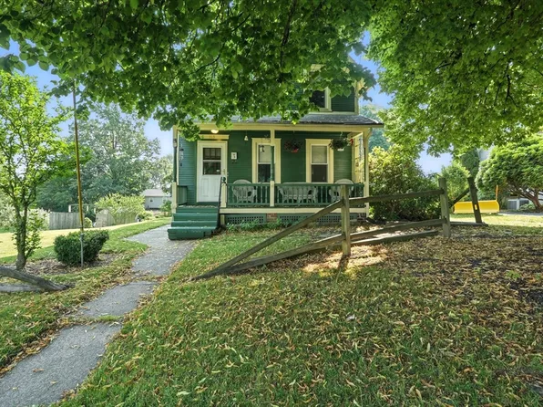 163 Saratoga Ave, Chicopee, MA 01013