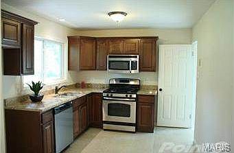 1st image of 936 Altavia Dr