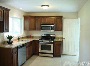 936 Altavia Dr, Hazelwood, MO 63042