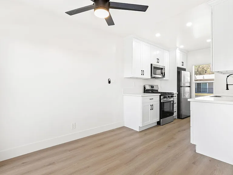 4021 Stevely Ave — Photo 38