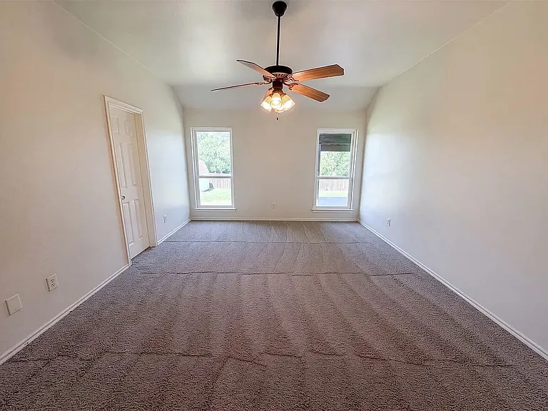 325 Cascade Dr — Photo 8