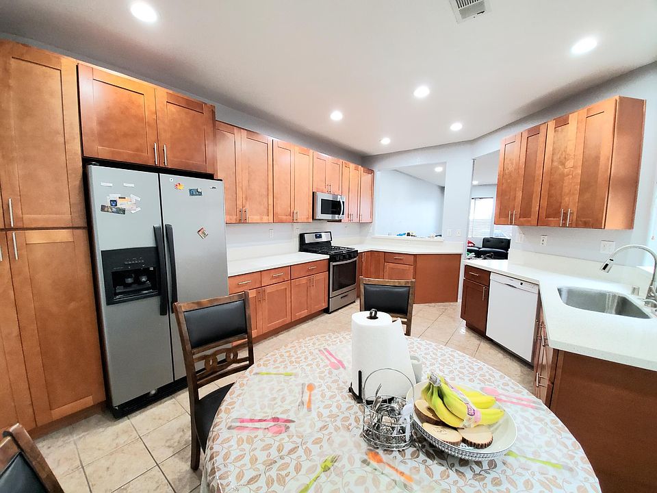 1st image of 10695 Wexford St Unit 5