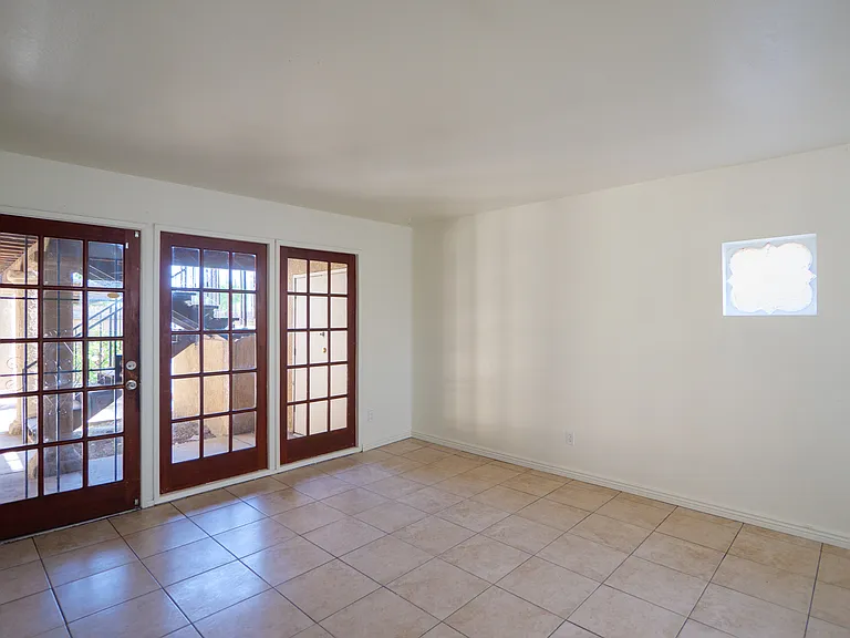 603 E Jacinto St — Photo 3