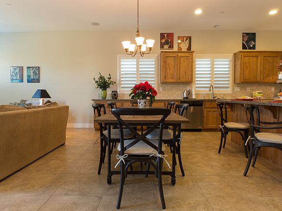 Spacious dining 