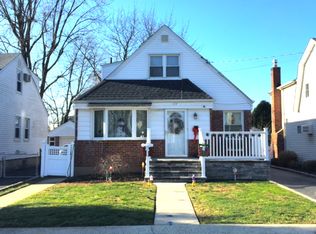 177 White Rd, Mineola, NY 11501