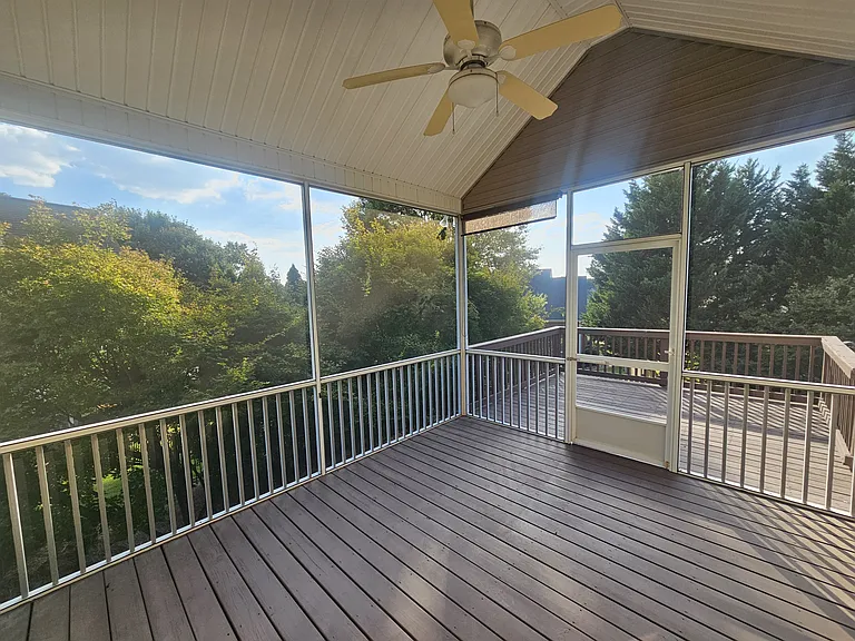 212 Medford Dr — Photo 11