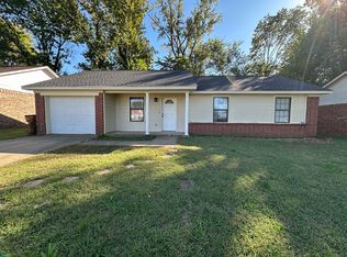 704 Shadow Dr, Russellville, AR 72802
