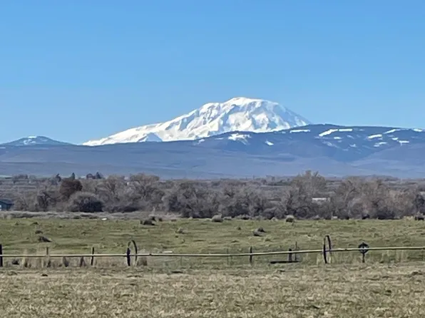 520 Sunray Rd, White Swan, WA 98952