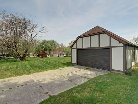 3rd image of 64751 Orchard Dr