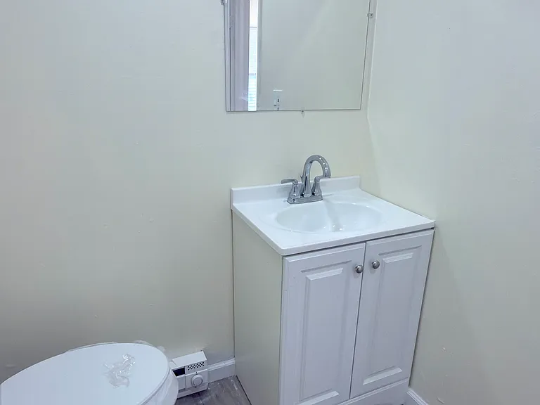 547 N Silk St — Photo 24