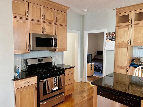 3rd image of 10-12 Almont St #1