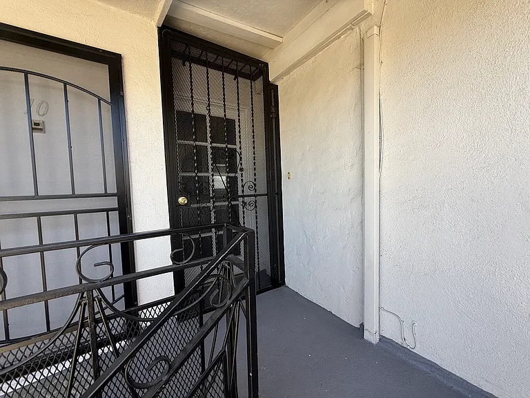 1032-1036 S Normandie Ave #9 — Photo 28