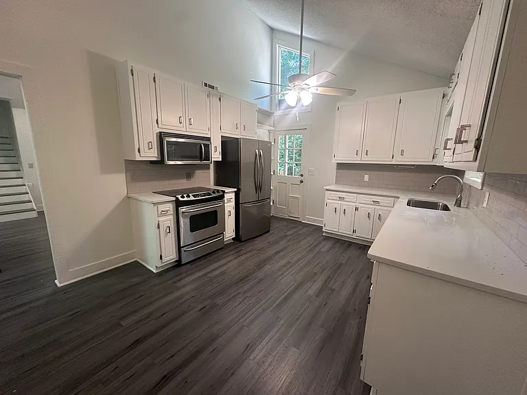 102 Southfork Dr — Photo 4