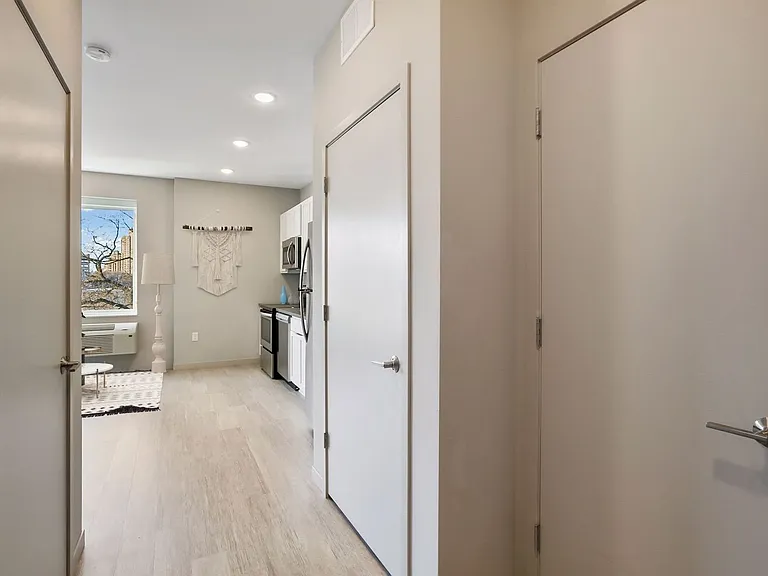 Archer Apartments — Photo 5
