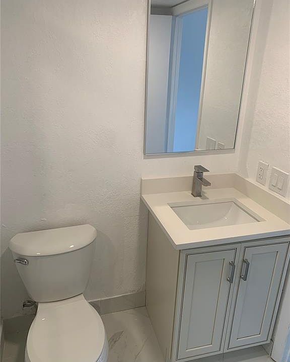 1st image of 1075 Riverside Dr APT 401
