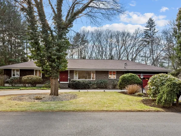 35 Lucas Dr, Haverhill, MA 01830