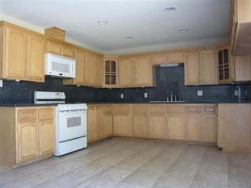 2nd image of 2575 Meadow Wood Cir