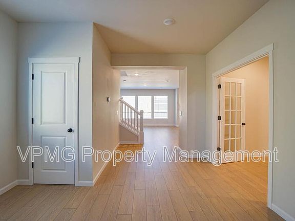 4th image of 18300 NE 14th St