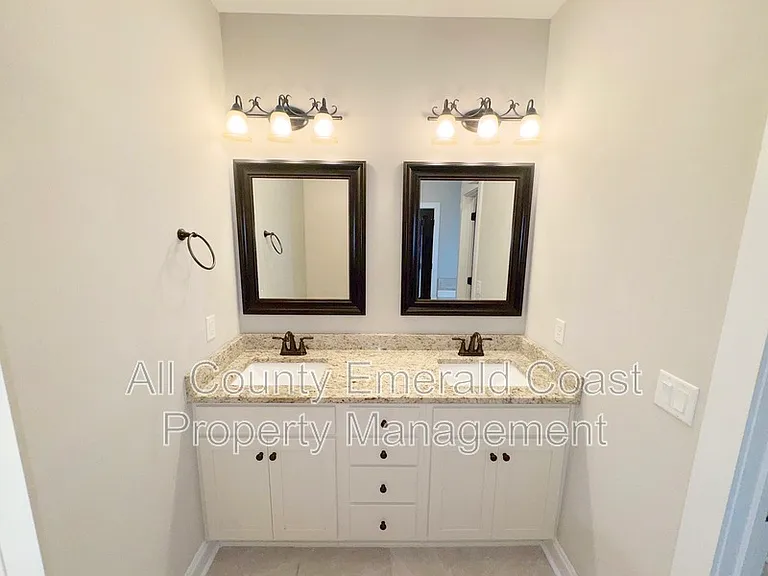 282 Magnolia St — Photo 37
