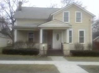 525 Grace St, Elgin, IL 60120