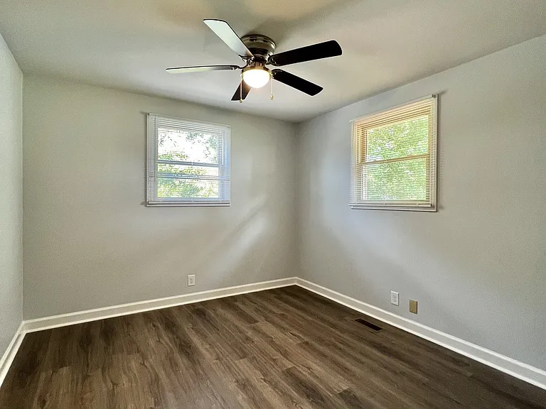 206 Orleans Dr — Photo 12