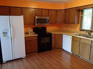 2004 Morningdale Sq, Manhattan, KS 66503