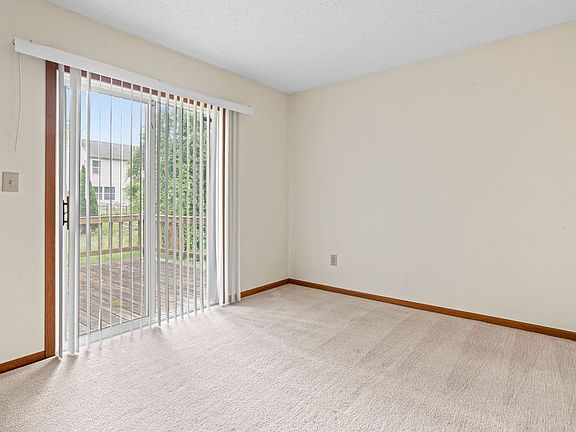 5th image of 6072 Draycott Dr
