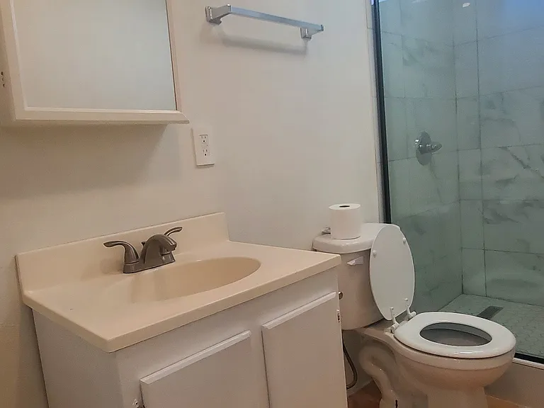 566 E Fernleaf Ave #B — Photo 18