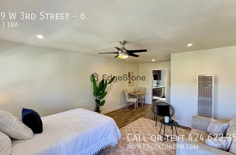 429 W 3rd St #6 — Photo 2