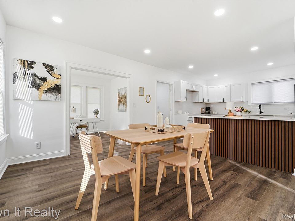 16803 Lawton St, photo 10